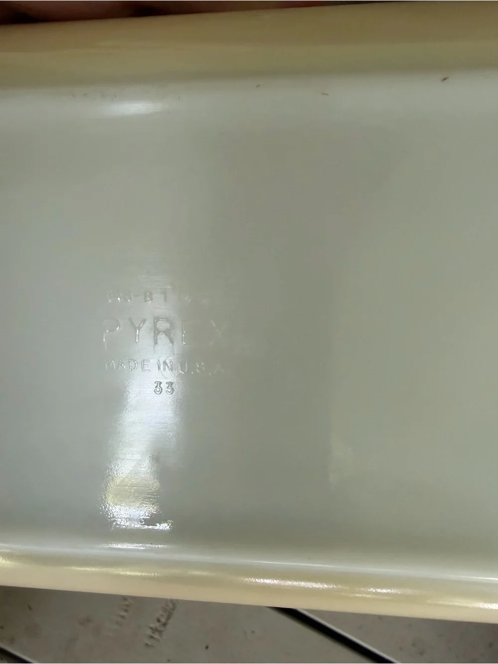 RARE Vintage Pyrex Acorn Space Saver 548